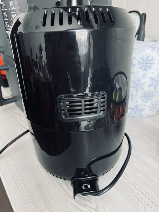 Airfryer / Friteuza cu aer cald