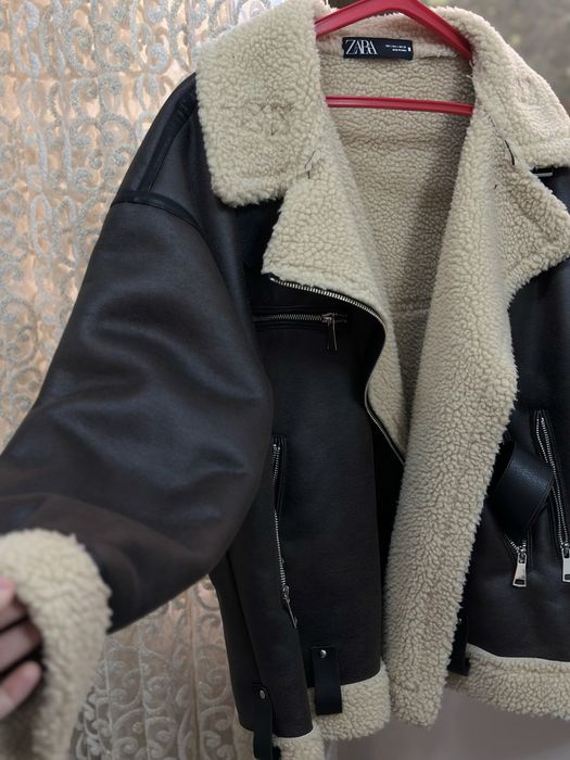 Женская дублёнка Zara в стиле оверсайз