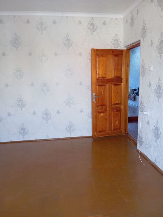 Qarshi markazida 2 xonali dom sotiladi