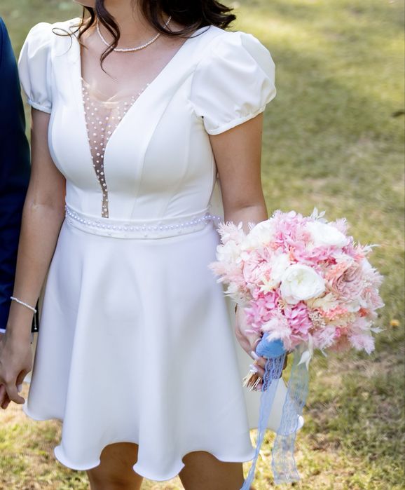 Vand rochie realizata pe comanda