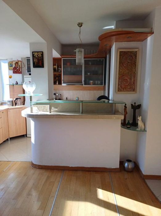 Дава се под наем Тристаен апартамент в София, Лозенец - 101 кв.м за 1176.57 € - Снимка #2