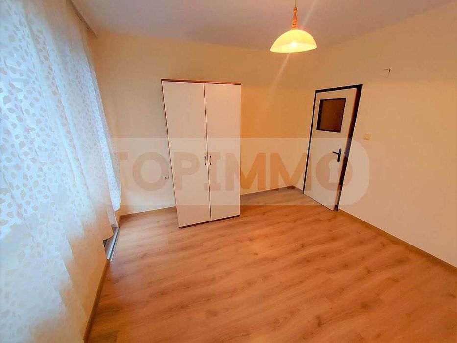 Дава се под наем Тристаен апартамент в Варна, Общината - 130 кв.м за 510 € - Снимка #19