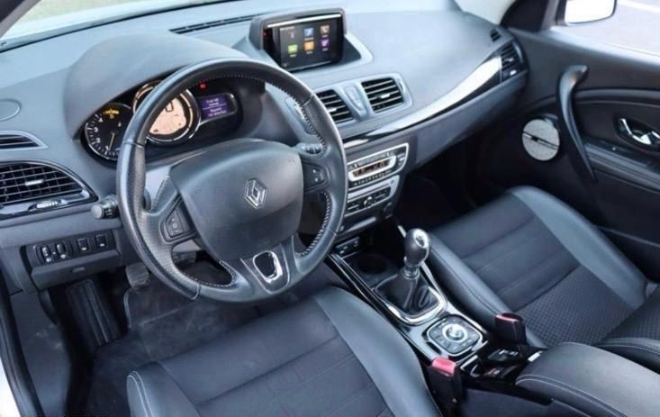 Renault Megane ||| facelift hatchback bose rlink camera navi