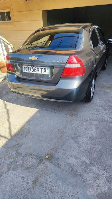 Нексия 3 сотилади.