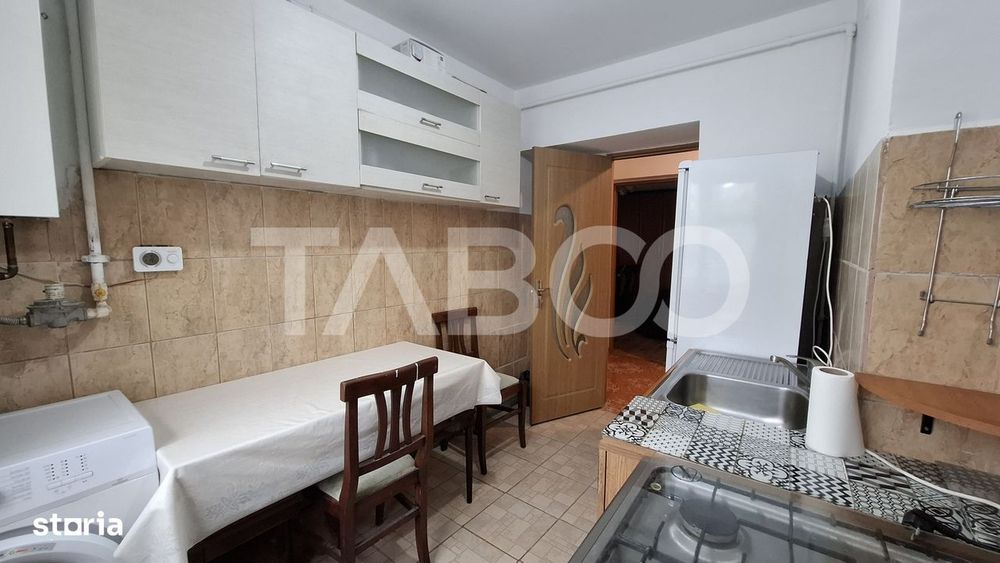 Apartament de vanzare 2 camere decomandat 54 mp zona Vasile Aaron — fotografia 3