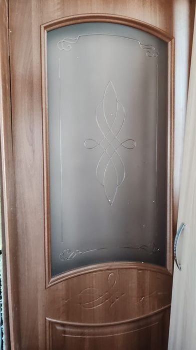 Продам межкомнатные двери