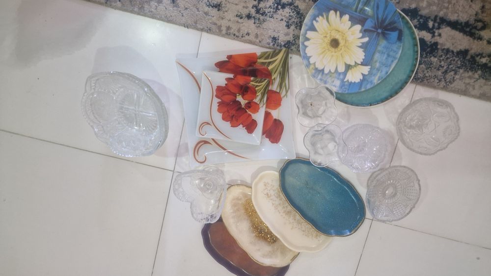 Ыдыс-аяқтар әр түрлі