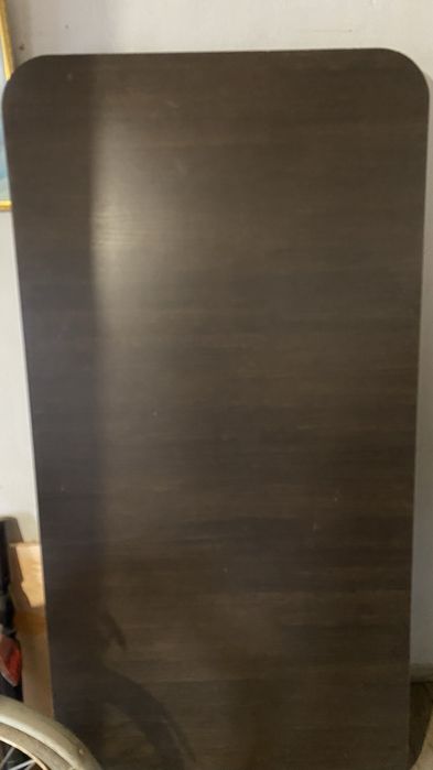 Продам стол в хорошем состоянии