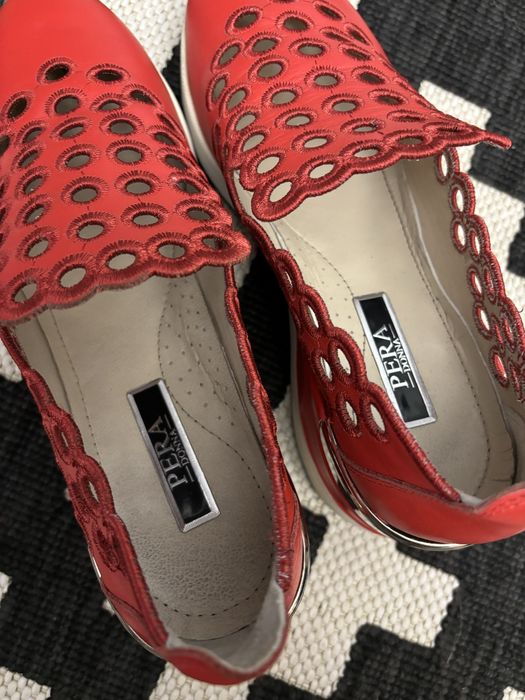 Кожаные красные лоферы