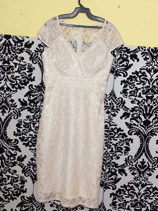 Vand rochie de designer deosebita