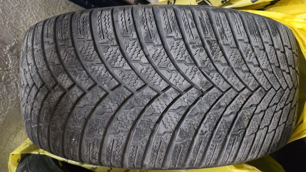 Зимни гуми Firestone 245/45/18