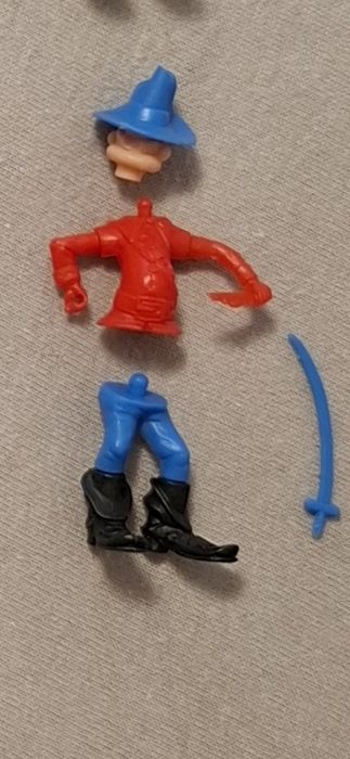 Киндер стара играчка