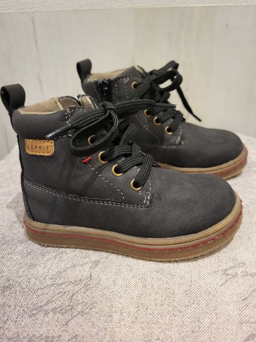 Детски боти за момче 22 номер.Дължина на стелката 14.5см.