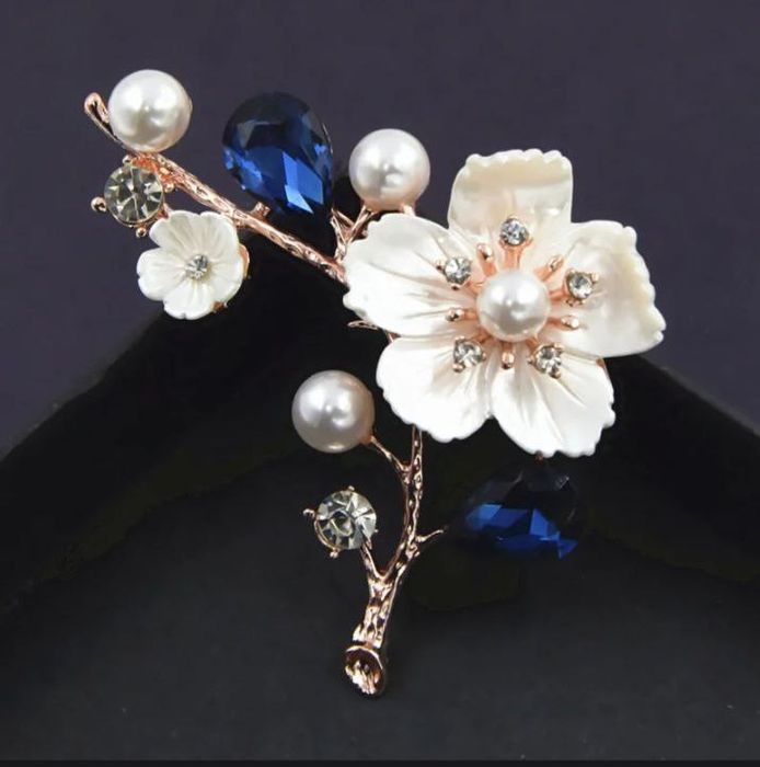 Броши. 8 видов. 1шт 50т.сум.