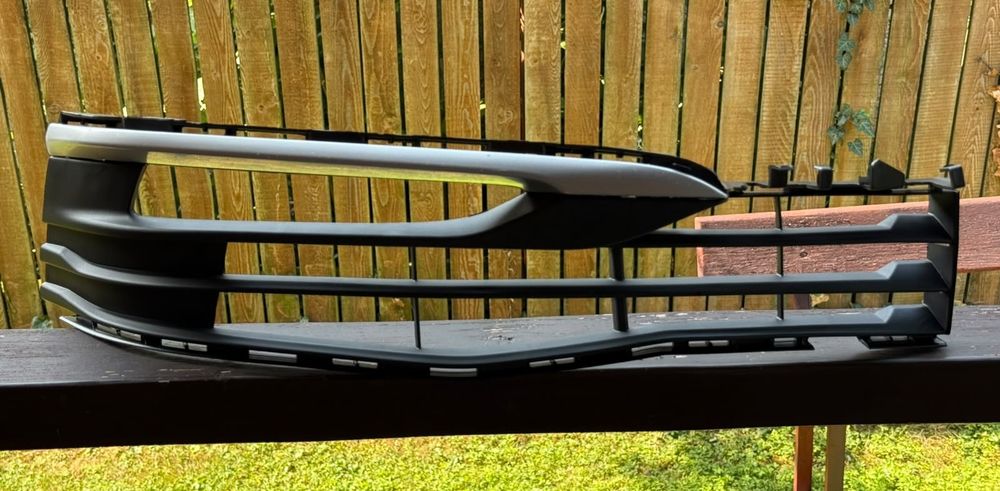 Grila inferioara bara fata BMW G30 SE 2016