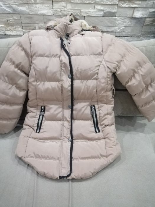 Продавам Якета за момиче