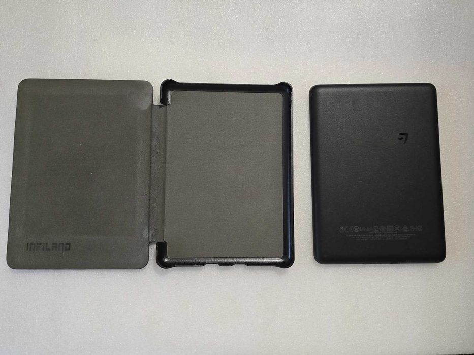 E-book reader Kindle 10th Gen, 8GB, Wi-Fi, Iluminata, 167 ppi, Husă