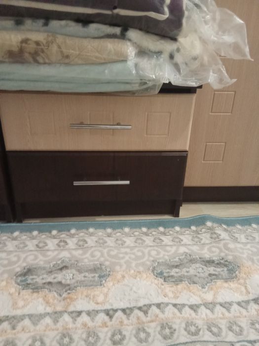 Тумбо прикроватный.