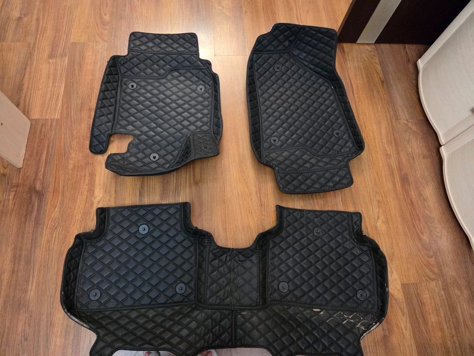 Чехол и полик сатылады