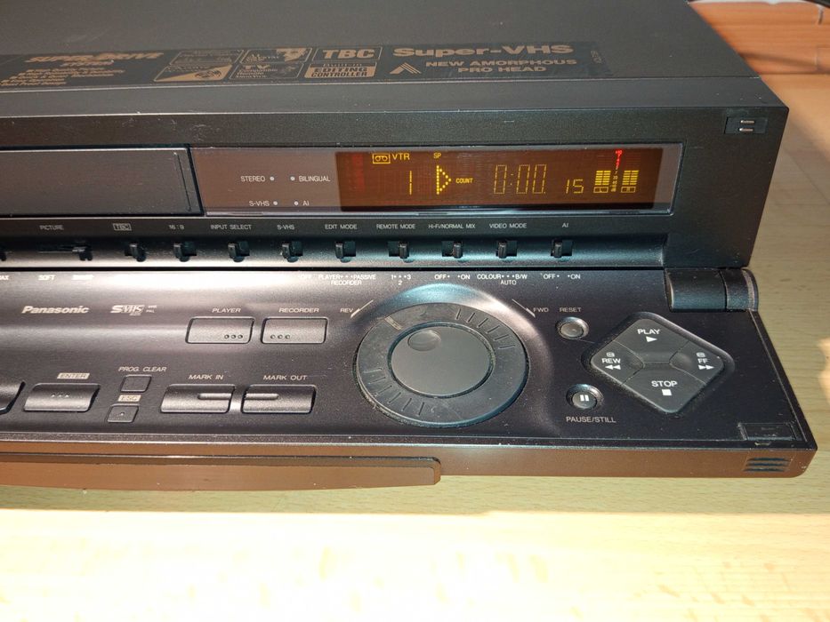 Висок клас видео VHS плейър Panasonic NV-HS1000G