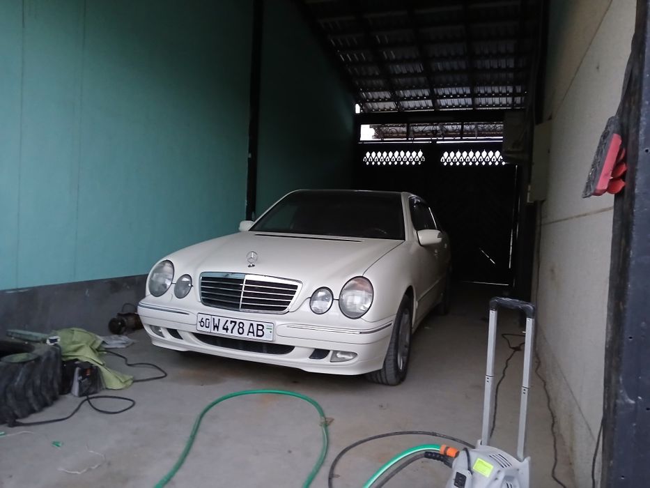 Мерседес бенс 210