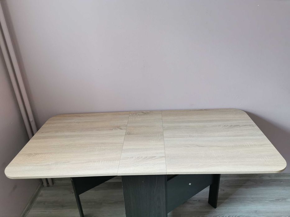 Разтегателна трапезна маса