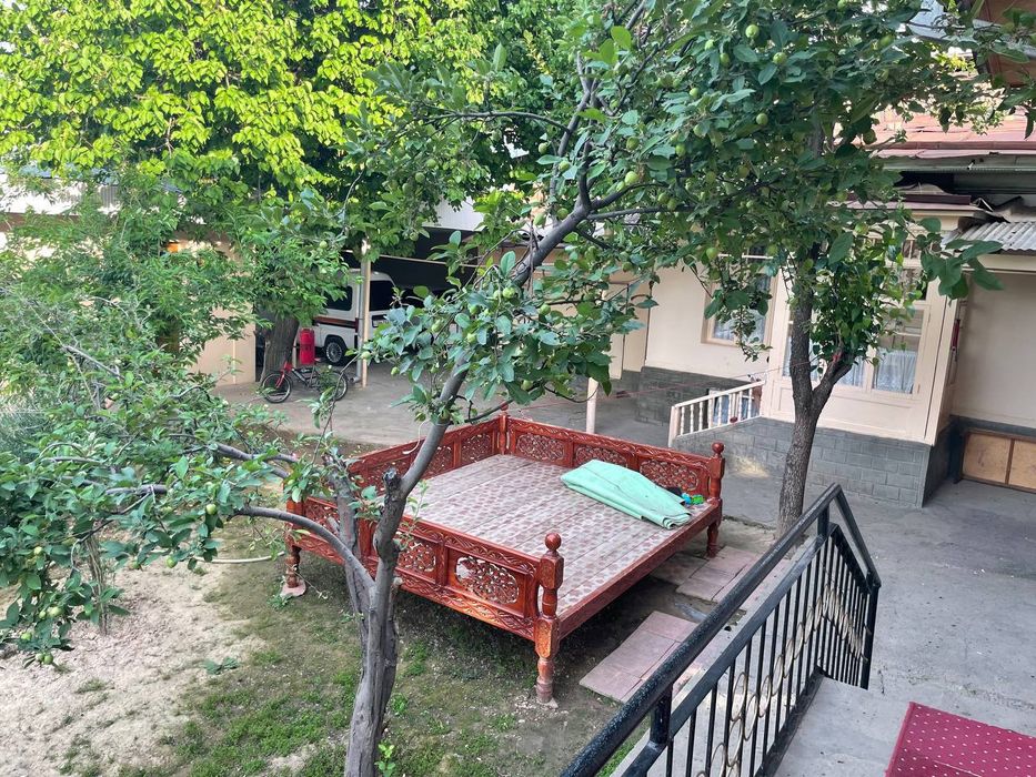 Сагбан в тупике 4.11-соток без фасада 5-ком Продаётся Участок