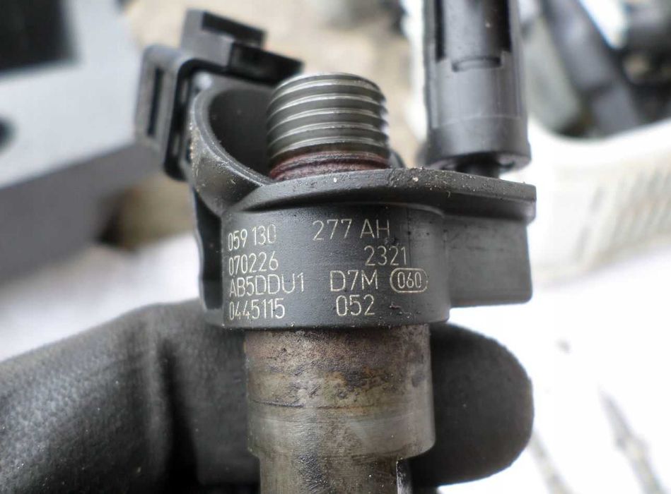 Injector Audi A4 3.0 TDI 059130277AH