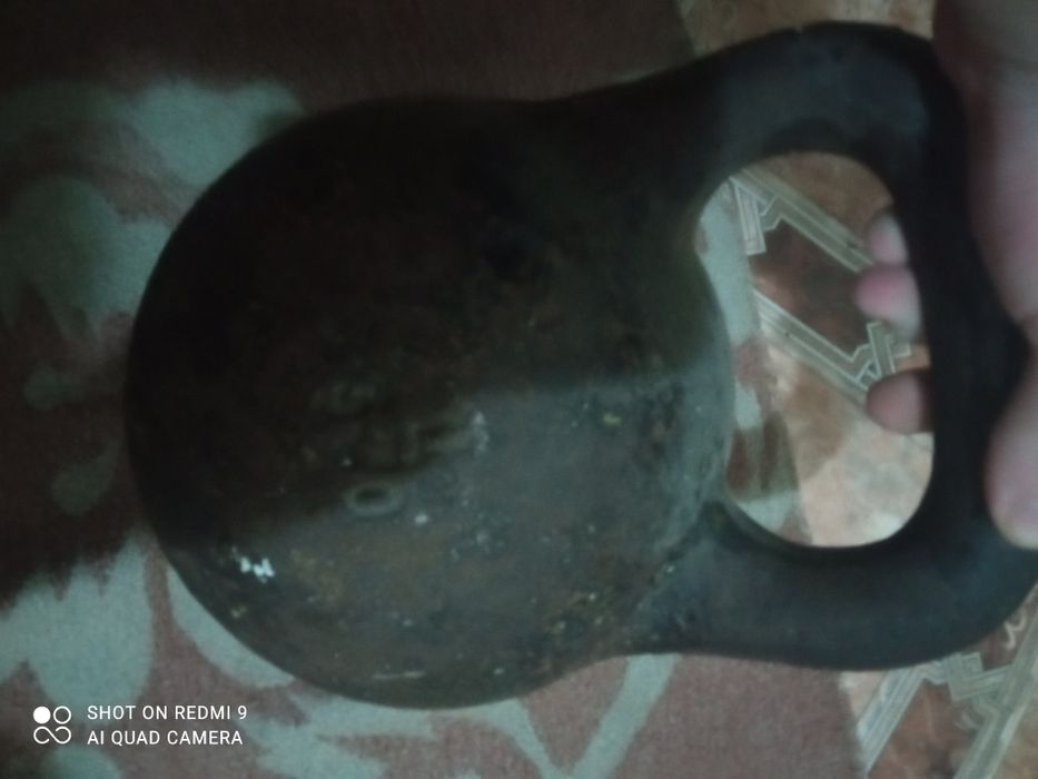 Продам гирю на 16 кг