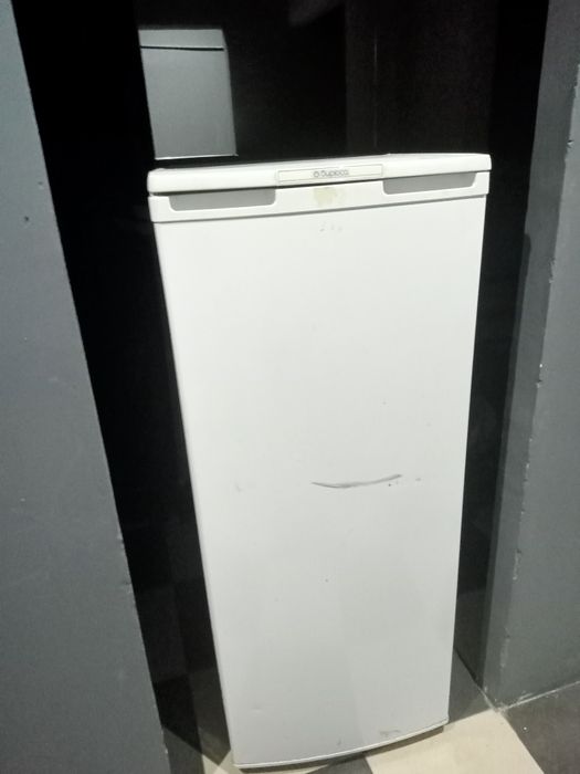 Продам холодильник в рабочем состоянии .