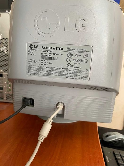 Продавам монитор Lg flatron ez t710b, 17" 1280 x 1024 @ 66Gh
