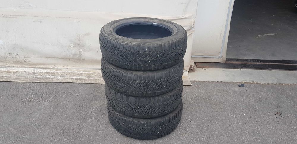 Продавам зимни гуми MICHELIN ALPIN 6 215/60 R17