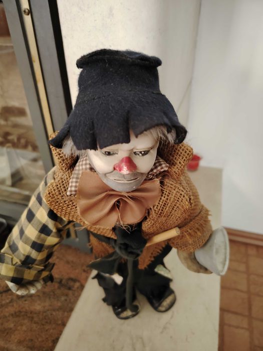 Ръчно изработена кукла клошар за декорация