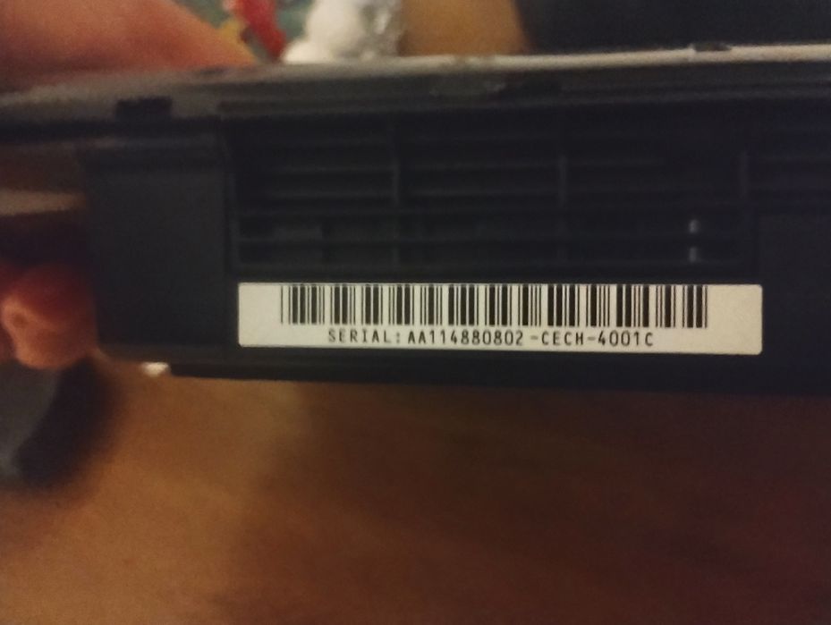 PlayStation 3 Superslim 500 GB MODAT HEN 4.92+32 de jocuri+2controlere