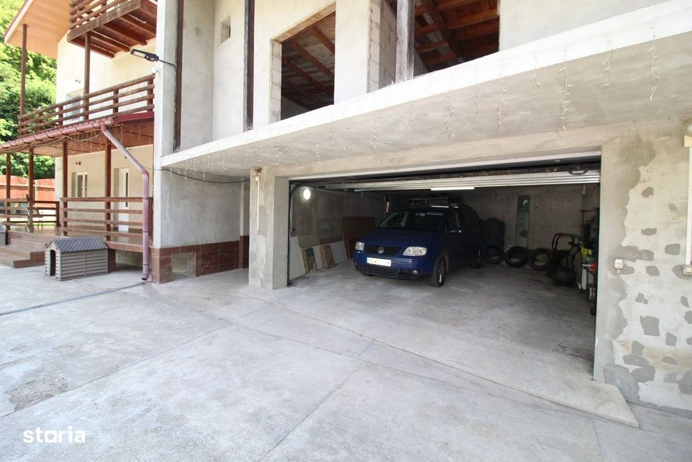 Vând casă P+E+M în Govăjdia, la 14km de Hunedoara, teren 1100mp, garaj