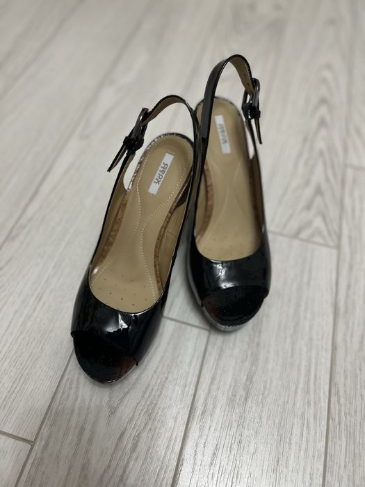 Продам новые басаножки Geox