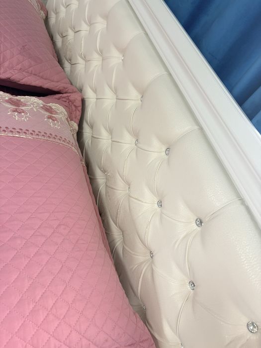 Продам спальный гарнитур