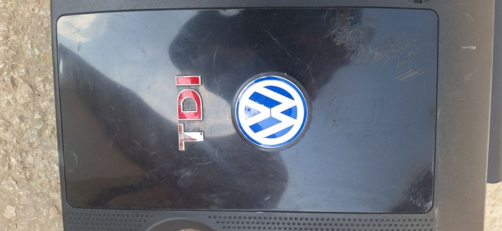 Декоративен капак  на двигател на passat b5 tdi