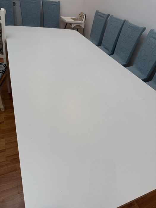 Стол со стульями