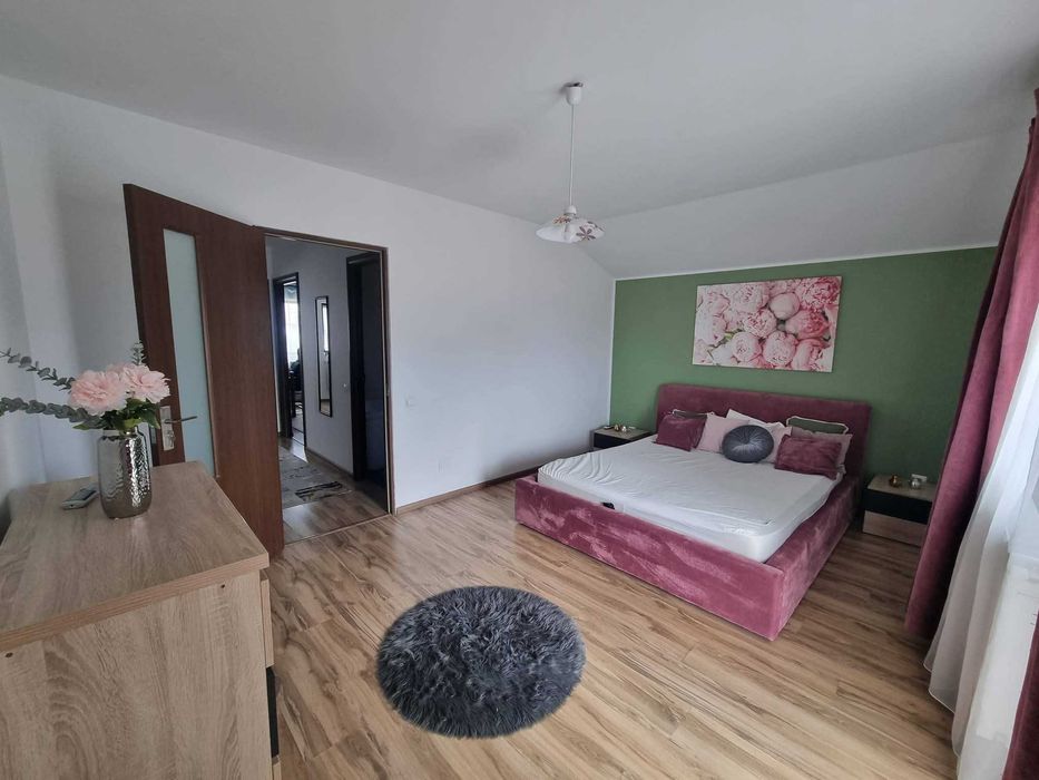 Inchiriere vila 4 camere, 2 bai, terasa, zona linistita