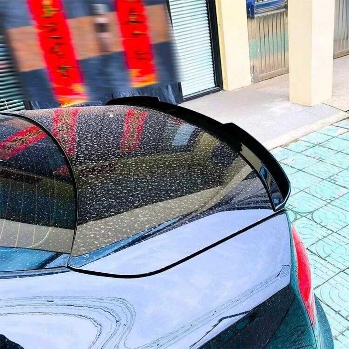 Спойлер за багажник Audi A8 D4 (2010–2017) – Черен гланц, ауди а8