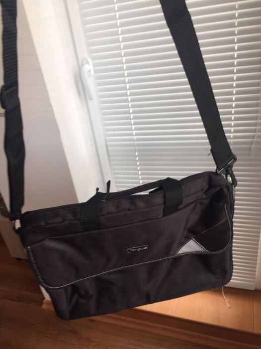 Чанта за лаптоп