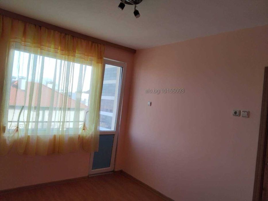 Давам под наем 5 стаен апартамент 130кв.м в кв. Виница, без посредник.