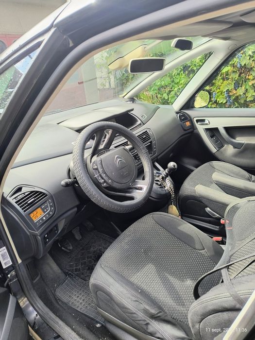 Vând Citroen C4 Grand Picasso
