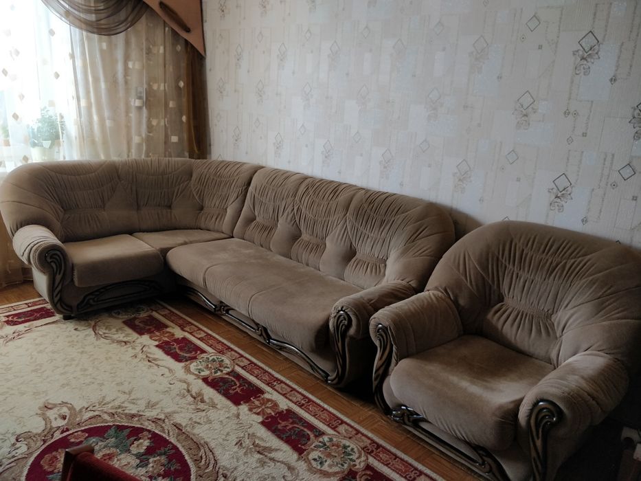 Продам диван угловой