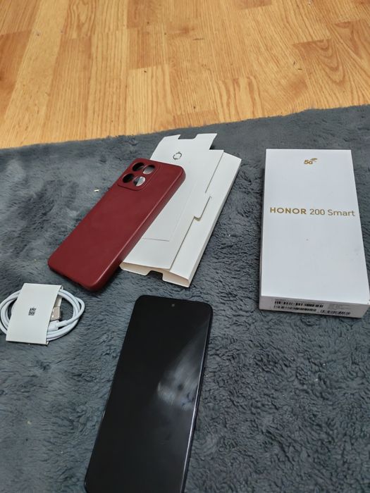 Honor 200 smart.
