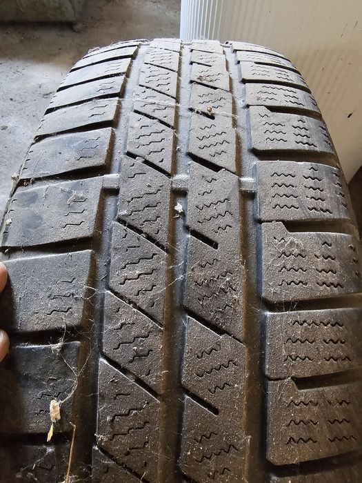 215 / 70 R 16 iarna Continental
