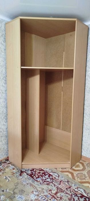 Шкаф угловой в отличном состоянии