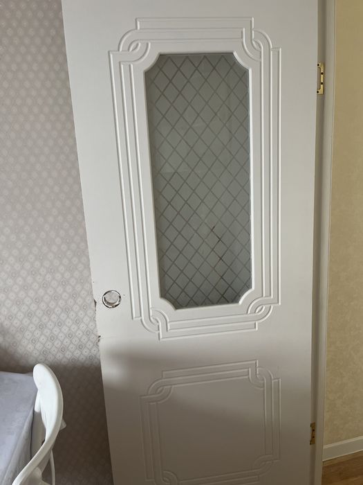 Двери межкомнатные б/у