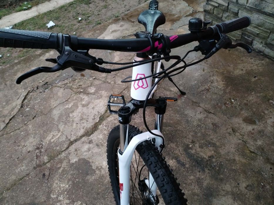 Bicicleta Hardtrail roti 27.5 cadru aluminiu frane disc hidraulice
